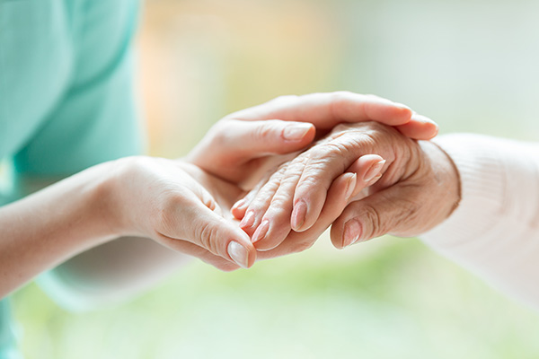 senior-person-thanking-the-nurse-2021-08-26-15-43-12-utc